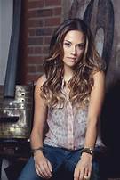 Artist Jana Kramer